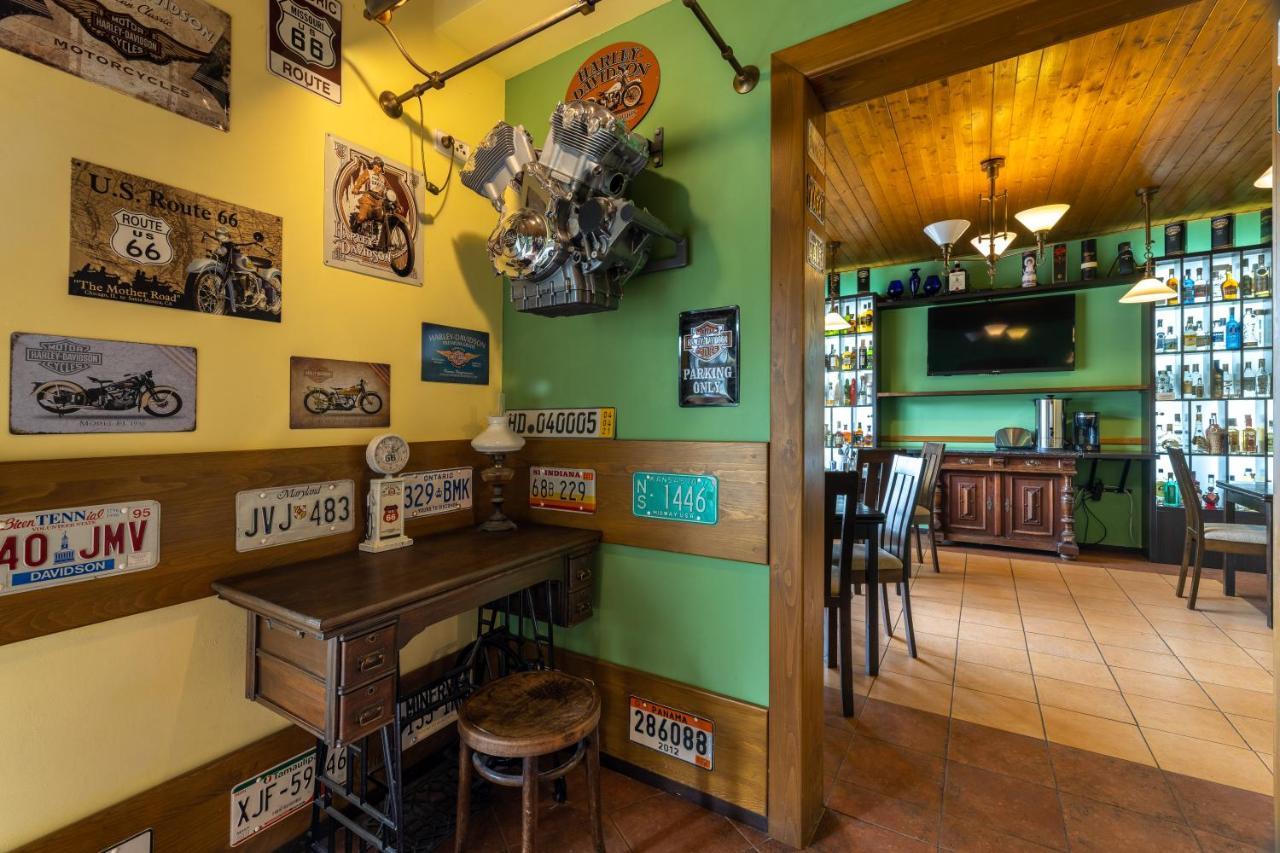 Penzion Rodos - Cafe Prága Kültér fotó
